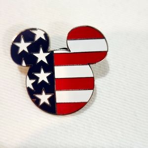 Disney Mickey Mouse Pin 2001 vintage Y2K